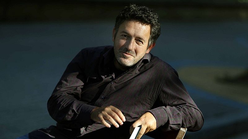 Mikel Santiago: "Soy un tío de ideas peligrosas"