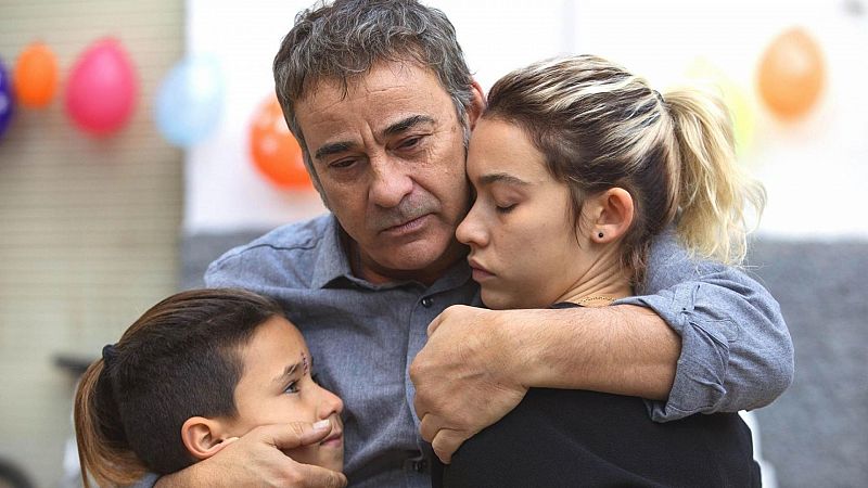 Eduard y Greta Fernández, padre e hija dentro y fuera de la ficción en 'La hija de un ladrón'