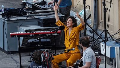 Tarde lo que tarde - Izaro, la perla de la música vasca - Escuchar ahora