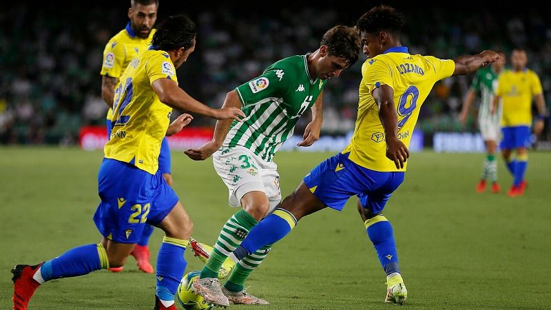 El Cádiz le planta cara al Real Betis en el Benito Villamarín para firmar un empate