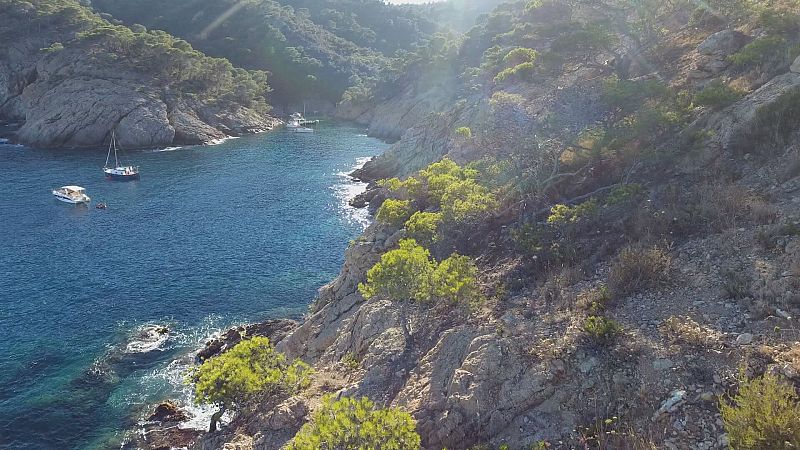 'Comando al sol' sigue la senda del agua por ríos, calas y cañones, de La Rioja a la Costa Brava