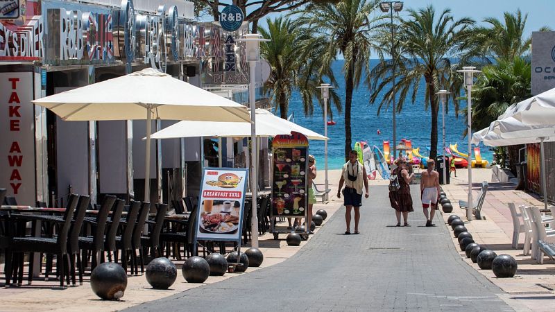 Los hoteles españoles duplican en julio sus pernoctaciones respecto a 2020