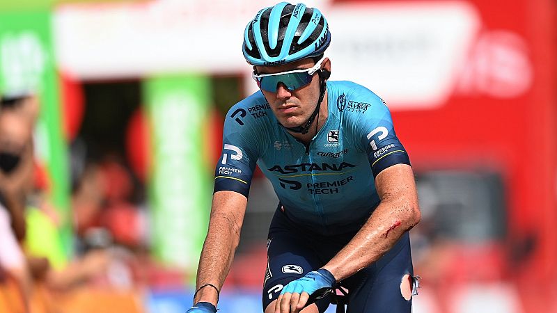 Álex Aranburu abandona la Vuelta a España tras la caída en la etapa 10