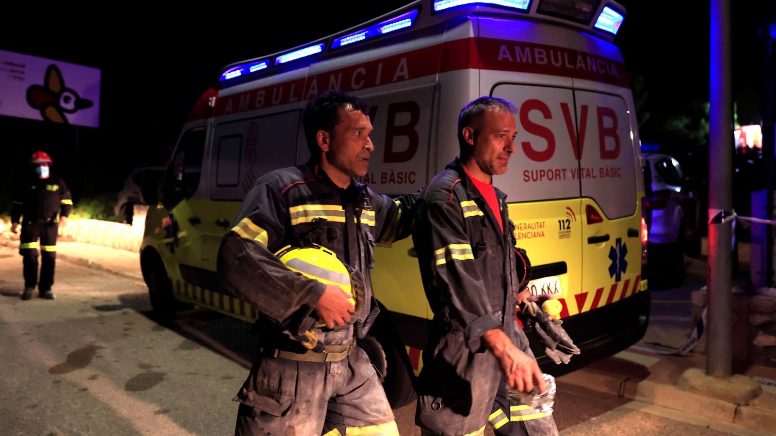 Encuentran a la mujer desaparecida en el derrumbe gracias al sonido de su móvil | Ver