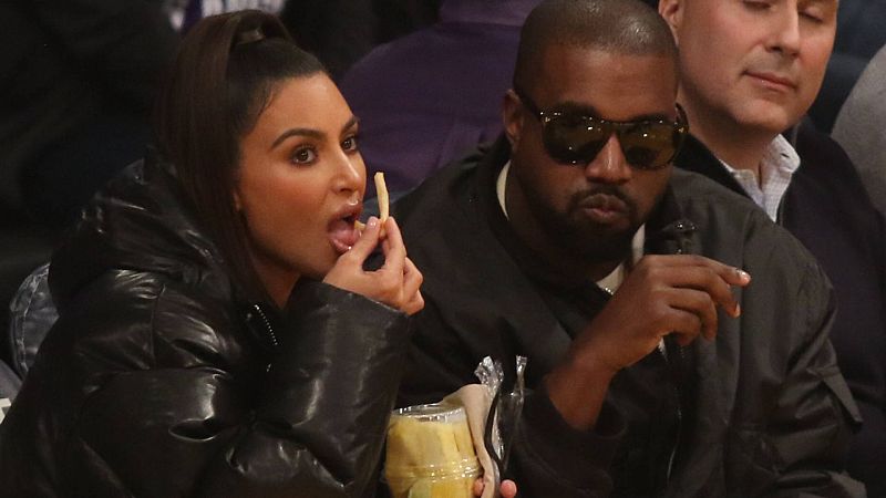 Kim Kardashian y Kanye West 'se casan' en la tercera listening party del álbum