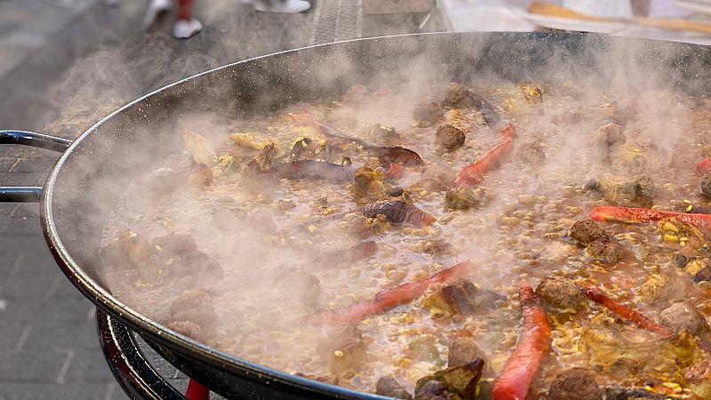 Las mejores recetas de paella y dulces para saborear las Fallas