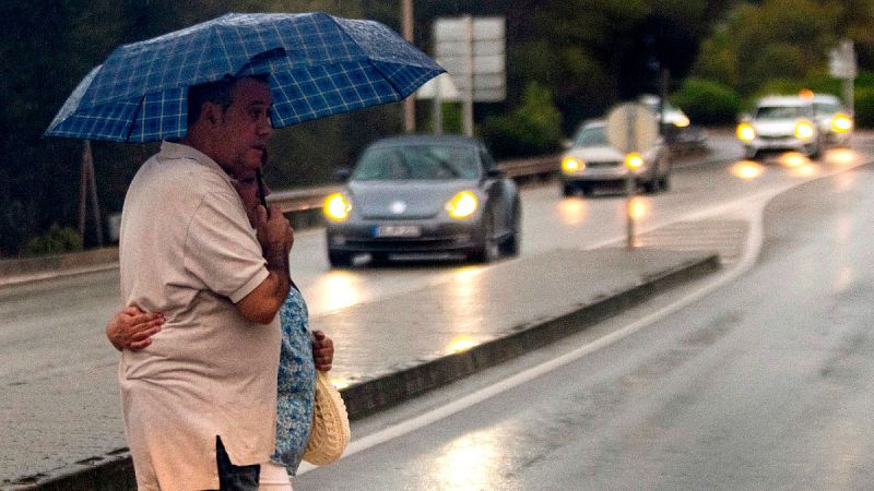 Tres comunidades en aviso naranja por fuertes lluvias que podrían continuar hasta el fin de semana