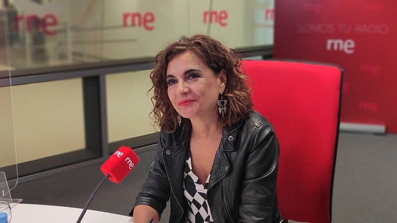 Montero rechaza subir el salario mínimo de forma territorial como propone la CEOE: "No sería conveniente"