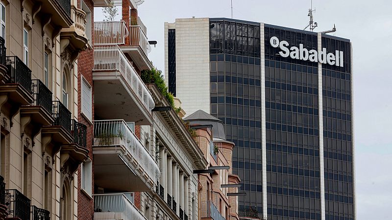 Casi 17.000 empleos menos en la gran banca este último año tras el ERE de Sabadell
