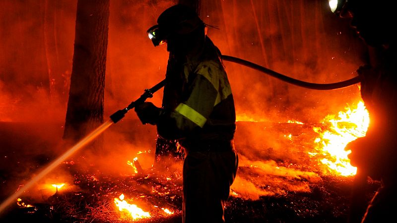 Estabilizan los incendios de Ribas de Sil que han quemado 1.500 hectreas