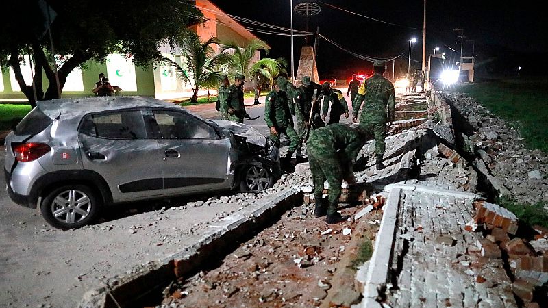 Un terremoto de magnitud 7,1 y fuertes inundaciones sacuden el centro y sur de México