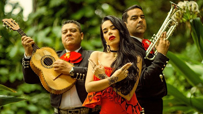 Beatriz Luengo regresa con 'Chanteíto pa' un ex', un desamor muy divertido inspirado en Frida Kahlo