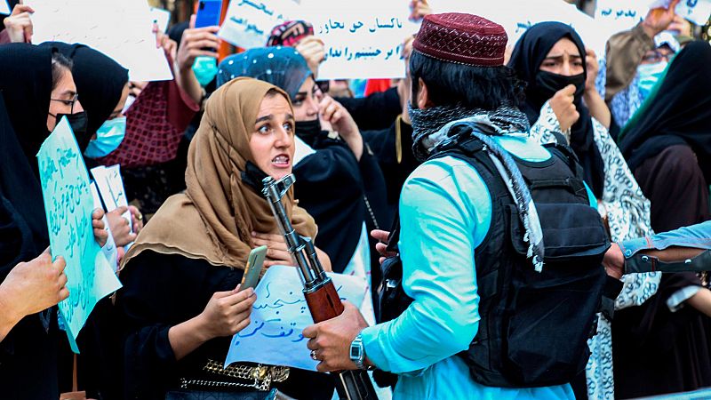La valentía de las mujeres afganas: alzar la voz en el Kabul talibán