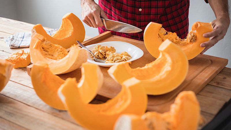 Cómo pelar una calabaza sin terminar en urgencias