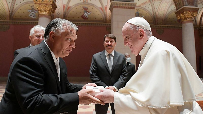 El papa se reúne con Orbán y advierte de la amenaza del odio y el antisemitismo en Europa