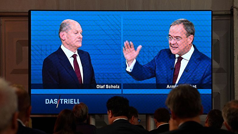 El SPD adelanta a la CDU en una campaña electoral personalista a la sombra de Merkel