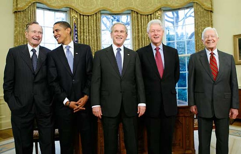 Un almuerzo en la Casa Blanca reúne a Bush y a Obama con todos los ex presidentes vivos