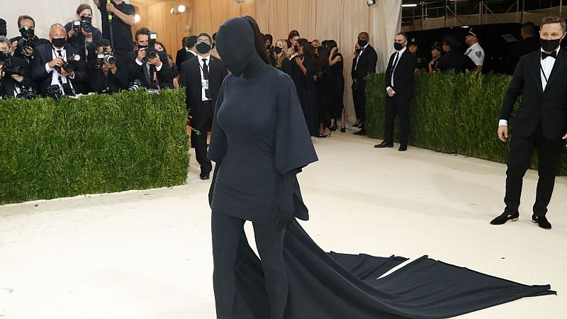 ¿Esconde algún mensaje el look de Kim Kardashian en la gala MET?