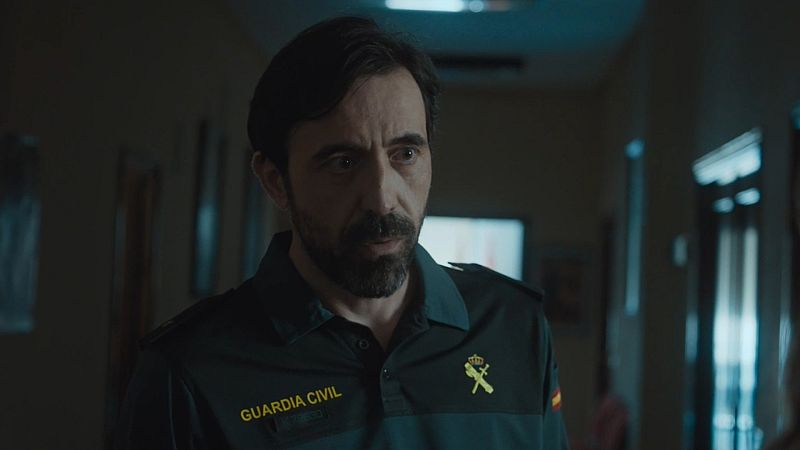 Israel Elejalde se convierte en teniente en 'Ana Tramel. El Juego'