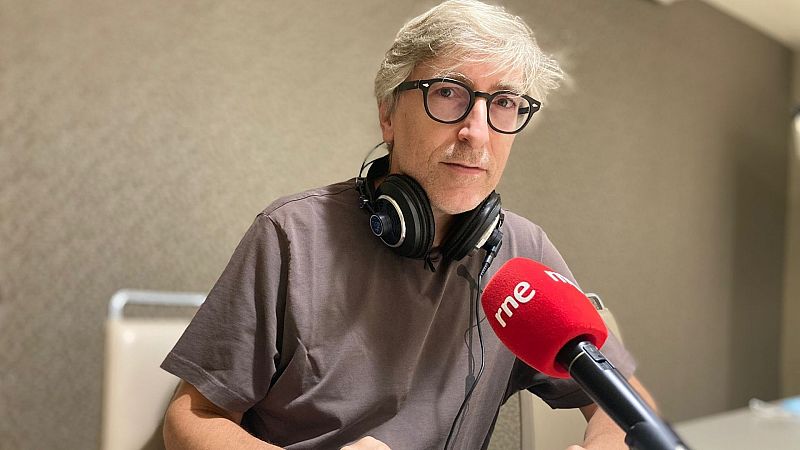 David Trueba: "Lo que más admiro de los periodistas es que somos muy críticos con nuestra profesión"