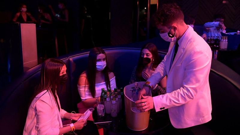 Las comunidades relajan medidas y avanzan hacia la normalidad con la incidencia por debajo de 100