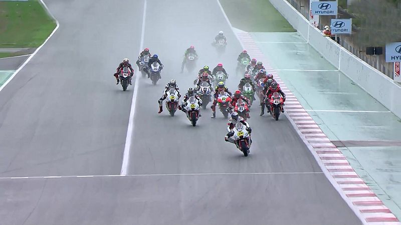 Redding encabeza el triplete de Ducati y Rea recupera el liderato tras la primera carrera en Montmeló