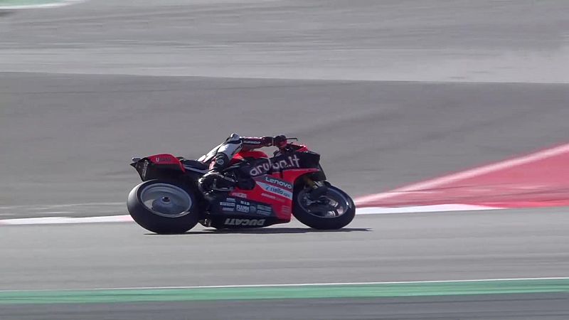 Rinaldi gana la segunda carerra en Montmeló y Razgatlioglu recupera el liderato