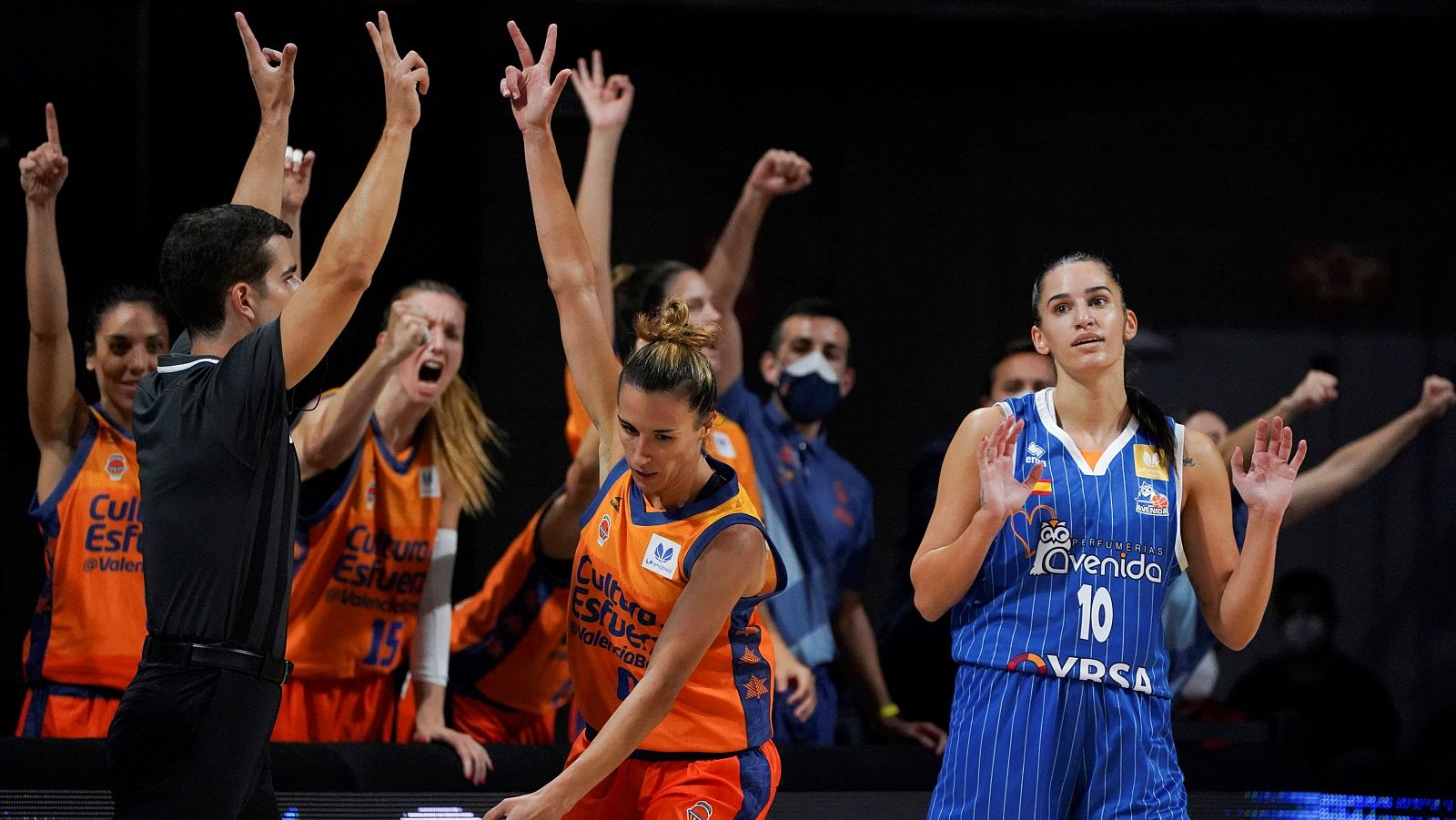 El Valencia Basket derrota al Perfumerías y se proclama supercampeón de España