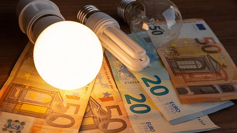 El precio de la luz sigue hoy su escalada y cuesta 175,87 euros/MWh