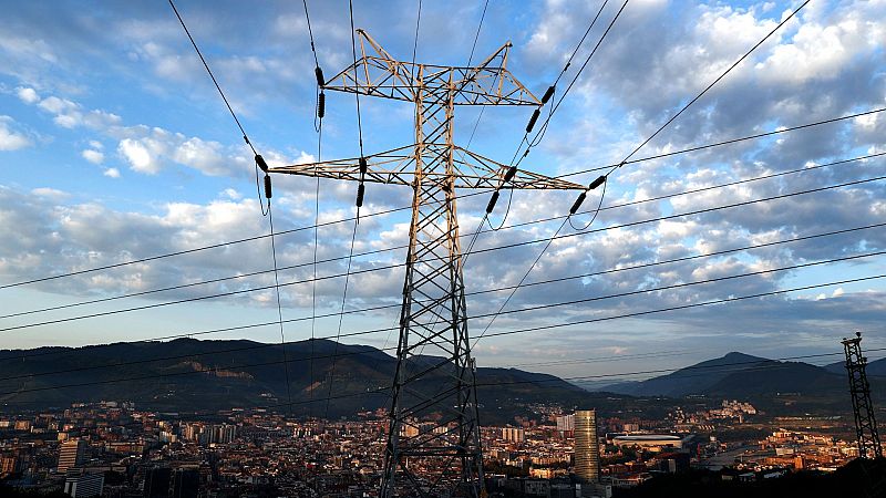 Ribera asegura que Bruselas prepara ya una respuesta común a la escalada del precio de la luz en toda Europa