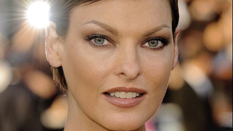 Linda Evangelista queda "brutalmente desfigurada"