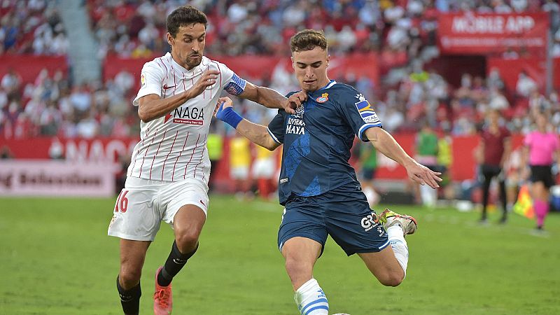 El Sevilla se impone al Espanyol y el Valencia rescata un punto en el descuento