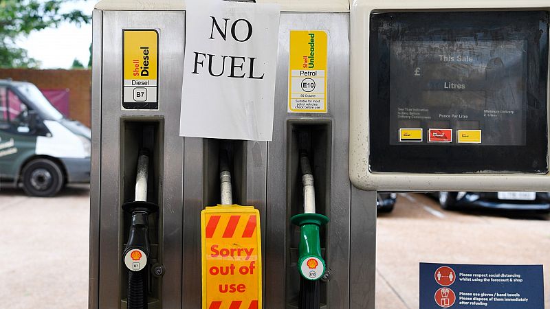 Reino Unido suspende la ley de competencia para facilitar el suministro de gasolina