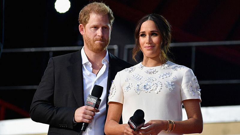 El príncipe Harry y Meghan Markle levantan polémica ¿por un jet privado?