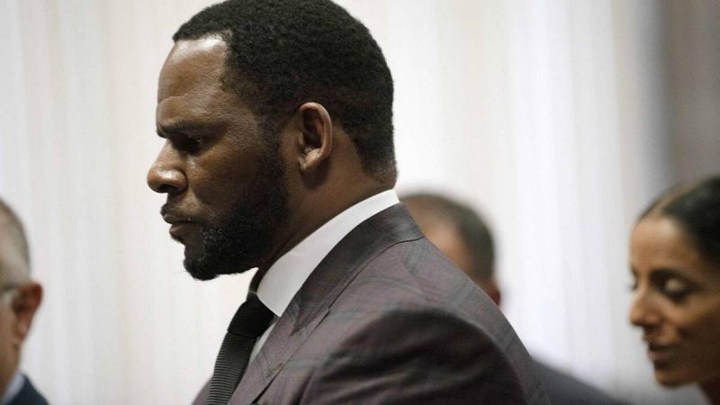 El cantante R. Kelly, declarado culpable de crimen organizado y tráfico sexual