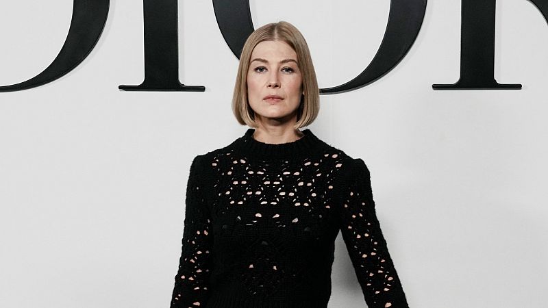 De Barbara Pravi a Rosamund Pike: invitadas VIP al desfile de Dior