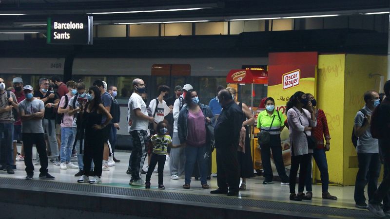 Caos i retards a la xarxa de Rodalies en el primer dia de vaga de maquinistes de Renfe