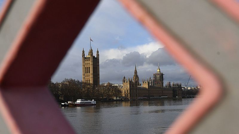 Reino Unido exige pasaporte para entrar al país desde este 1 de octubre