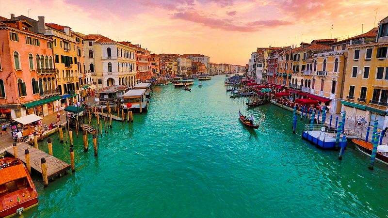 ¿Por qué no se hunden los edificios de Venecia si el terreno es fangoso?