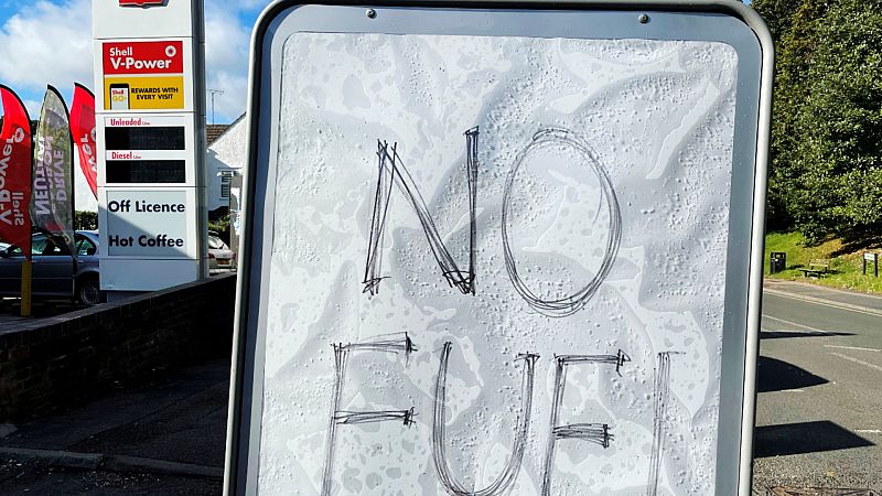 El Ejército británico empezará a partir del lunes a transportar combustible a las gasolineras