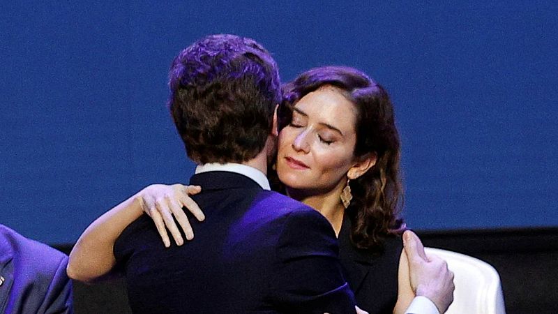 Ayuso cierra filas con Casado y zanja el debate: "Sé dónde está mi sitio. Daré lo mejor para que seas presidente"