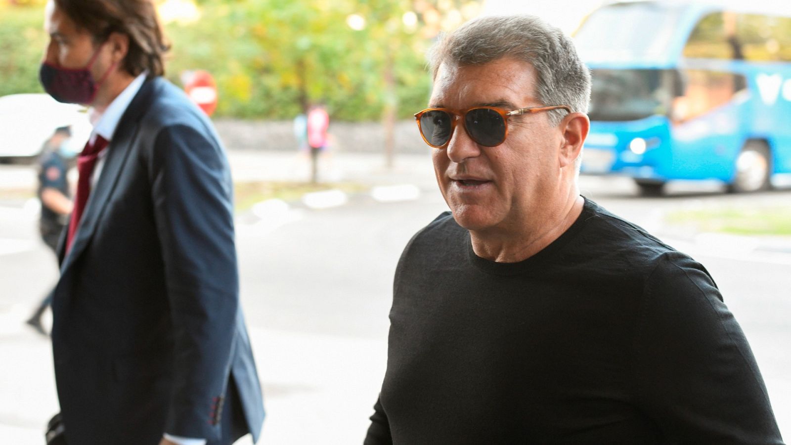 Laporta: "Koeman seguirá como entrenador, merece un margen de confianza"