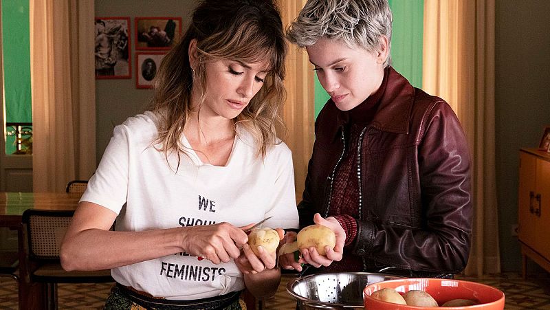 'Madres paralelas': curiosidades de la película que nació y terminó con polémica