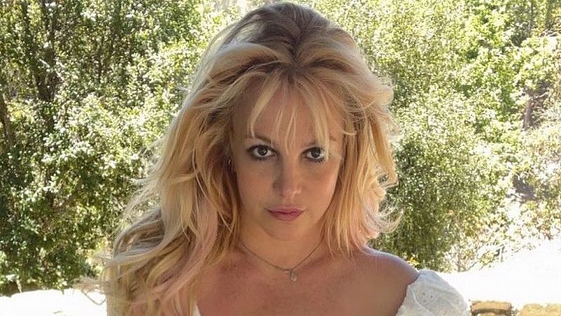 Britney Spears rompe a llorar por 'culpa' de sus fans