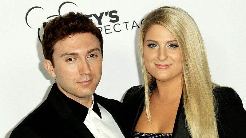 La razón por la que Meghan Trainor y su esposo tienen dos retretes... ¡uno al lado del otro!