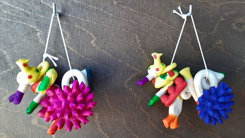 Os 'sanandresiños', amuletos de Santo André de Teixido, en perigo de extinción por falta de artesáns