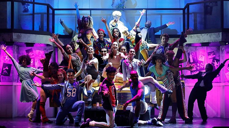 Sánchez anuncia un bono cultural para los jóvenes cuando cumplan 18 años: 400 euros para libros, cine o música