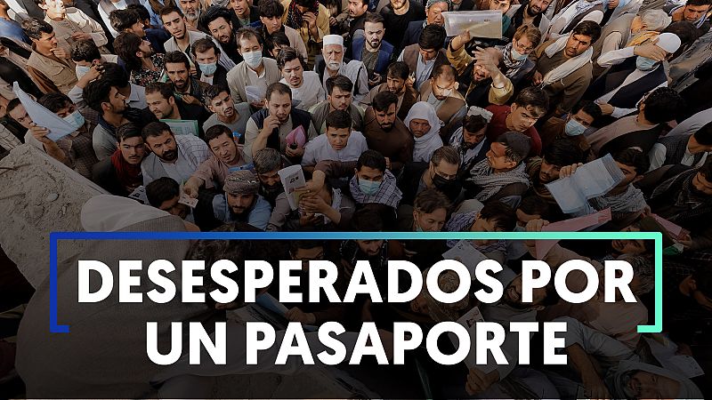 Largas colas en Kabul para conseguir el pasaporte talibán