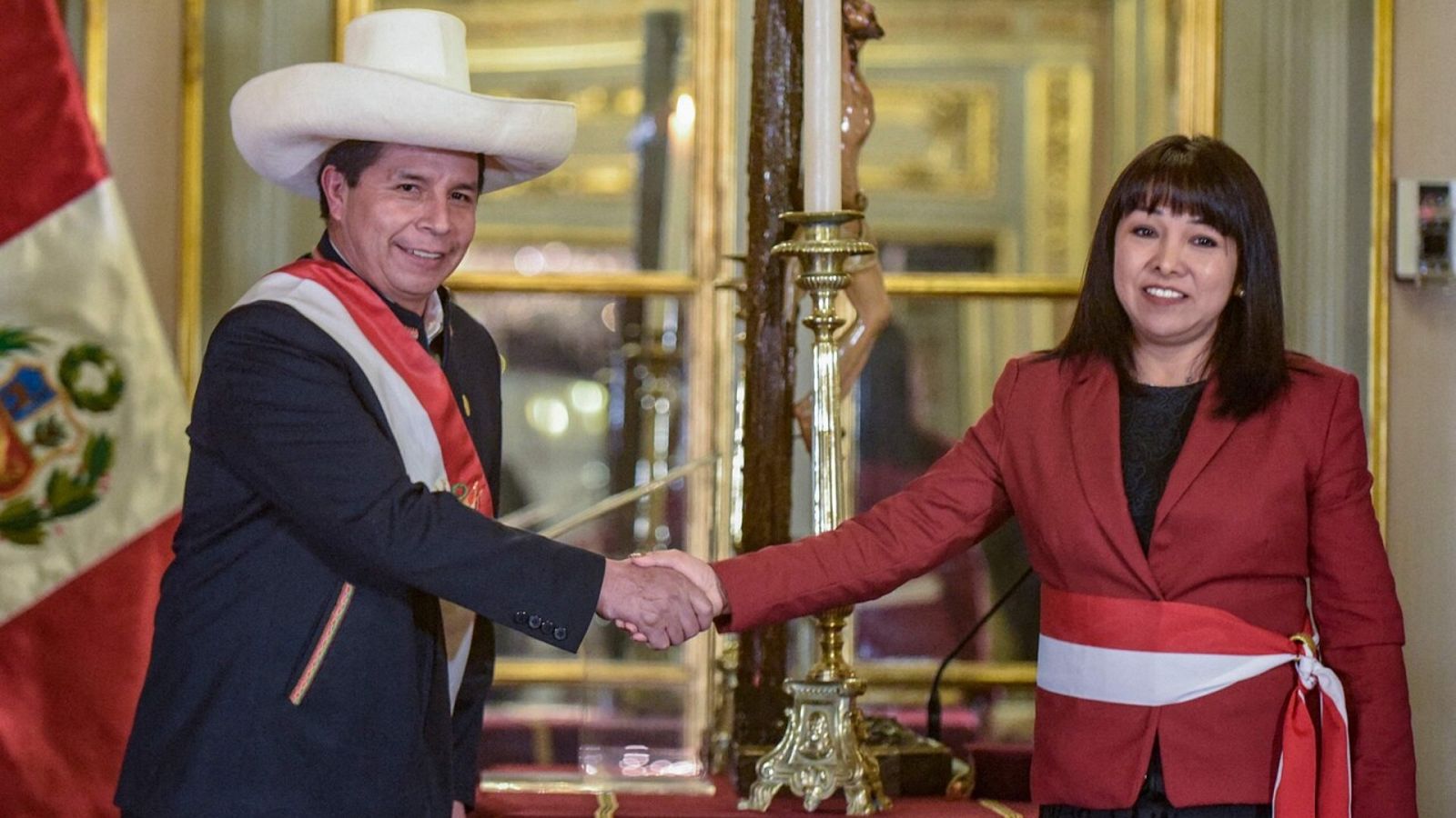 El presidente de Perú remodela el gobierno para garantizar la "gobernabilidad" - Ver ahora