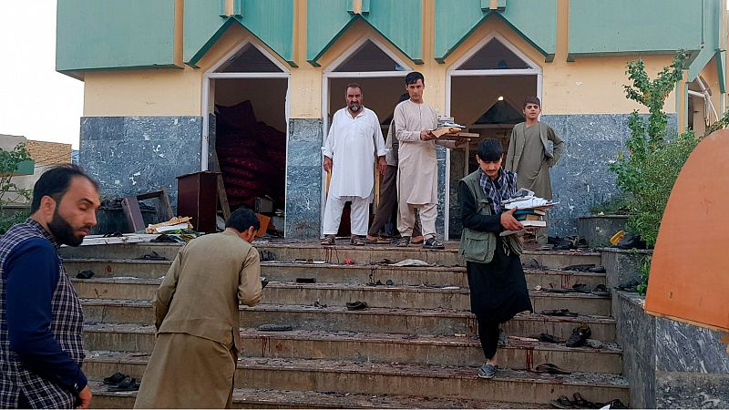 Al menos 70 muertos y más de 100 heridos en una explosión en una mezquita en Afganistán